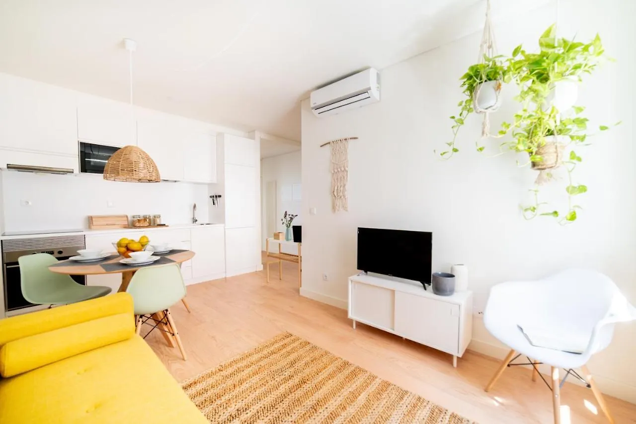 Monsanto Hill House - No. 565 R/C E Apartment Lisbon